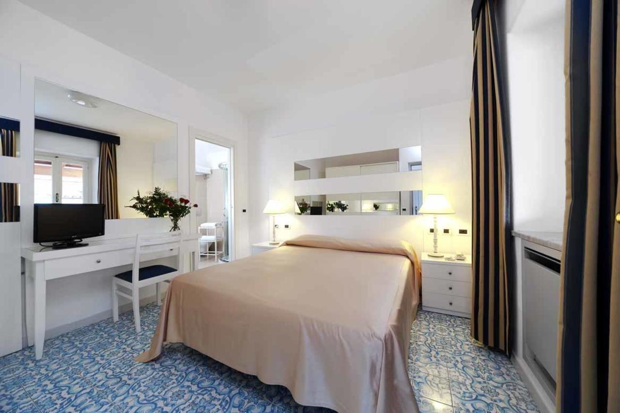Hotel Villa Svizzera Terme 拉科阿梅诺 外观 照片